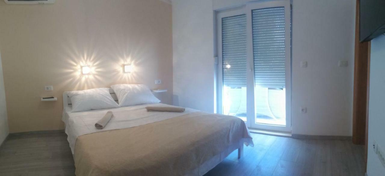 Apartments Prpic セゲット・ヴラニツァ 部屋 写真